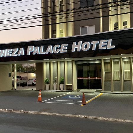 Hotel Veneza Куаба Екстериор снимка