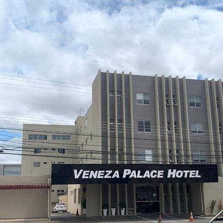 Hotel Veneza Куаба Екстериор снимка
