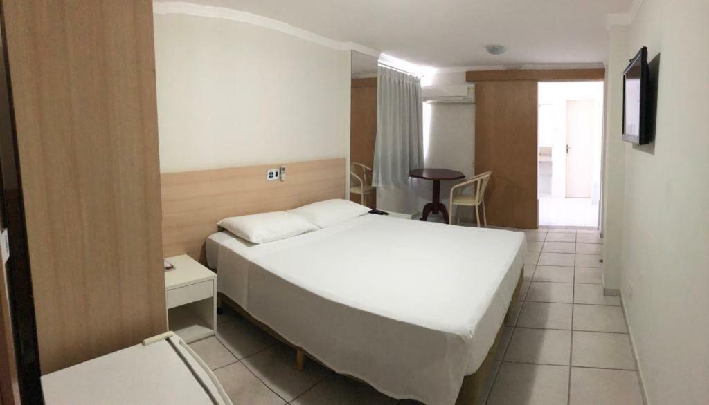 Hotel Veneza Куаба Екстериор снимка