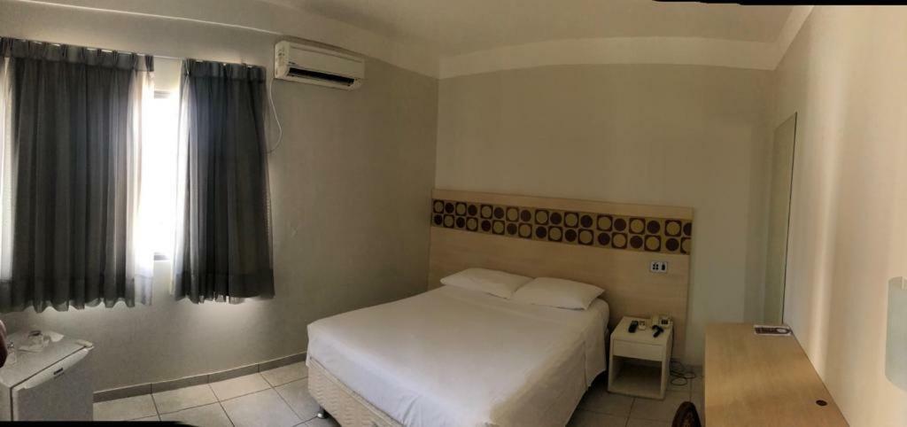 Hotel Veneza Куаба Екстериор снимка